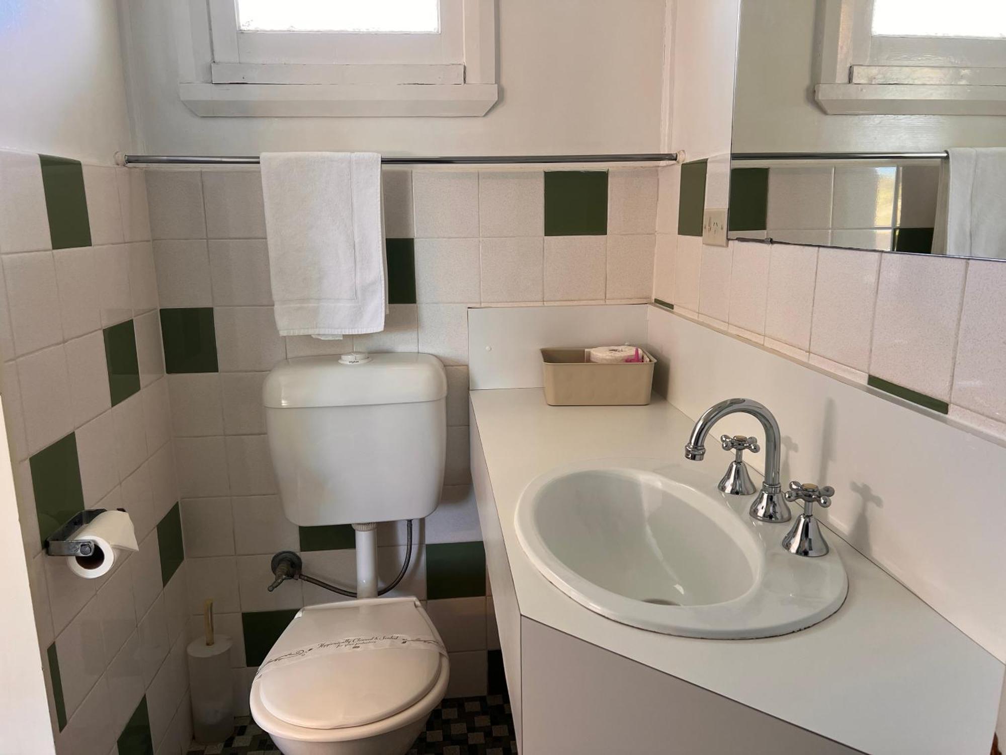 Bayview Motor Motel 3*