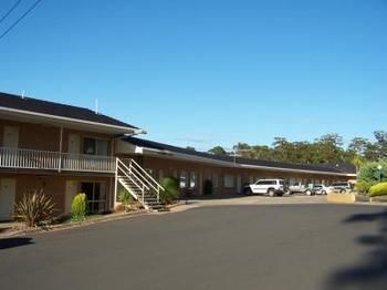 Bayview Motor 3*