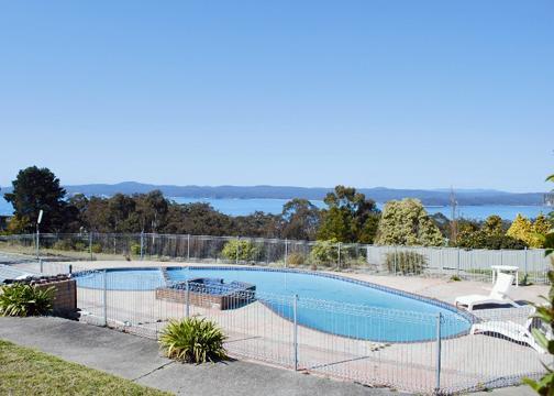 Bayview Motor 3*